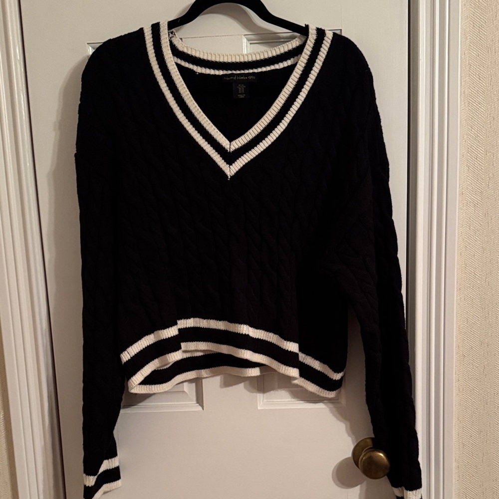 House of Harlow 1960 Black V-Neck Cable Knit Sweater with White Trim